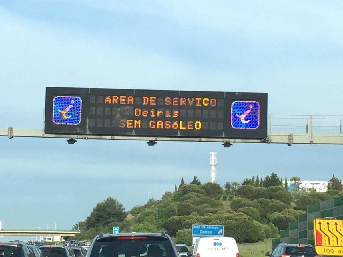 Corrida às bombas esgota combustível – greve é para continuar com serviços mínimos