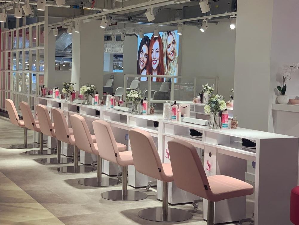 A maior Primark do mundo já abriu: tem restaurantes, cabelereiro e um café da Disney