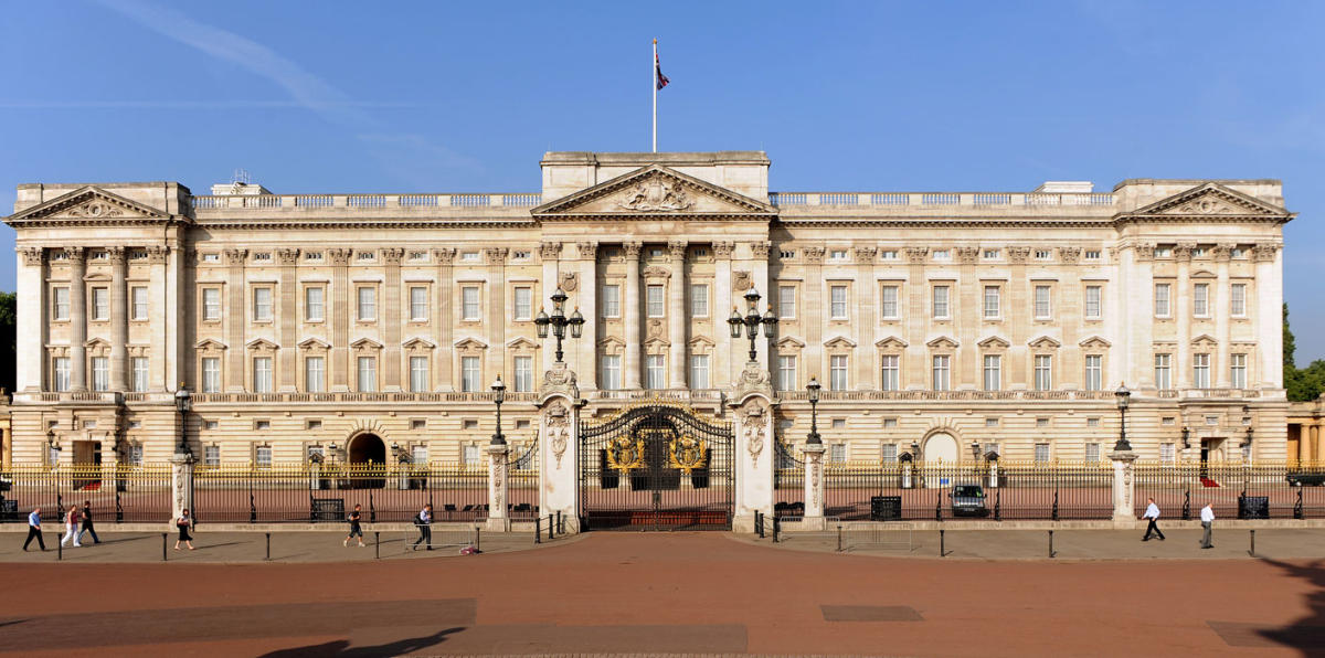 O Palácio de Buckingham: uma família real bem protegida O Palácio de Buckingham: uma família real bem protegida