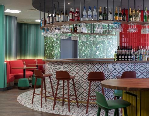 Trabalhar num escritório com bar? Sim, na sede da Bacardi-Martini em Lisboa