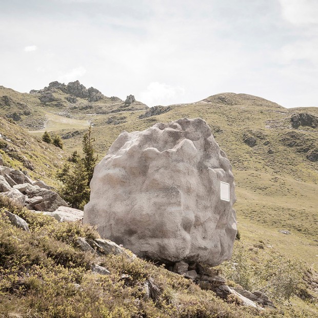 Camuflada na encosta