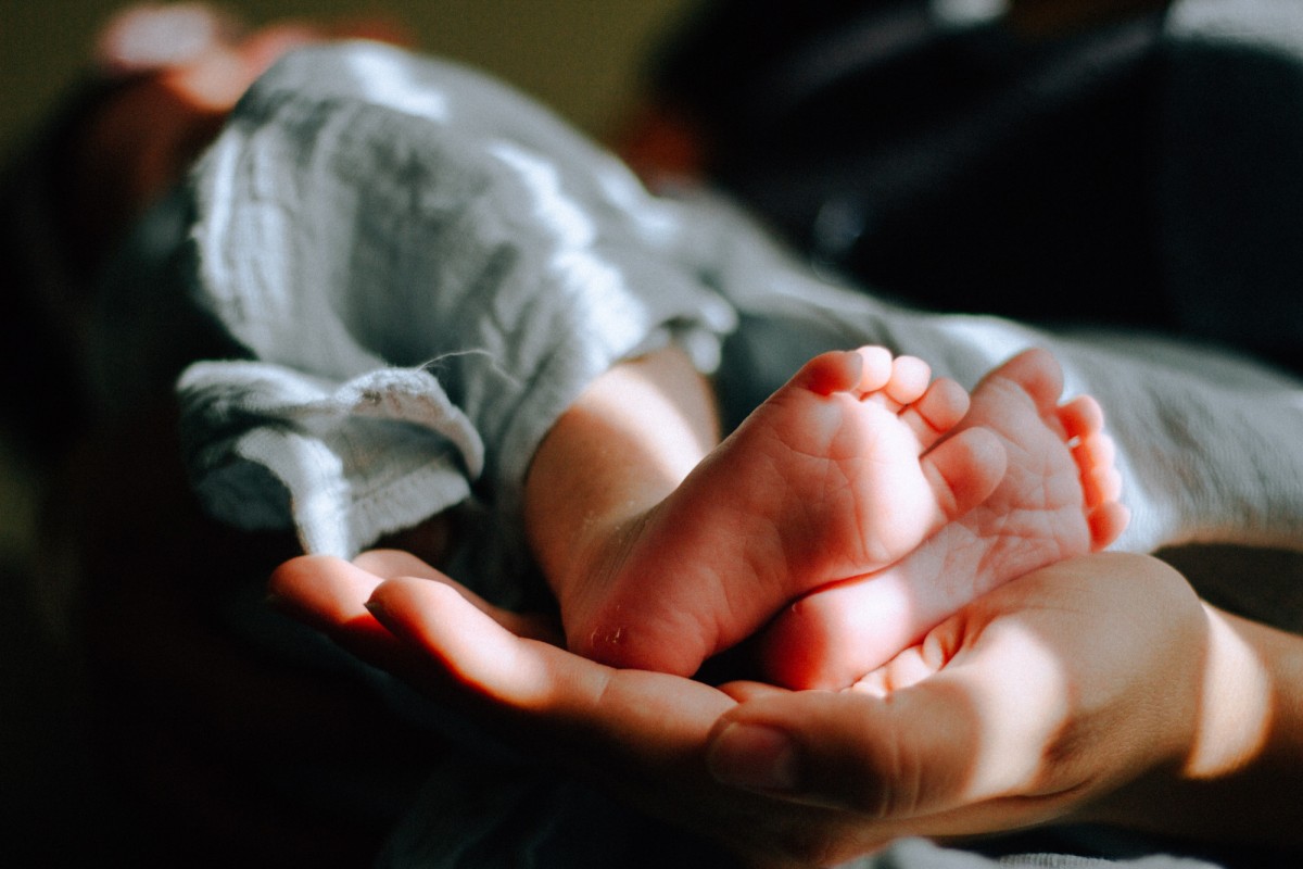 Maternity leave and paternity leave in Portugal may be raised from 4 months to 1 year / Omar Lopez/Unsplash