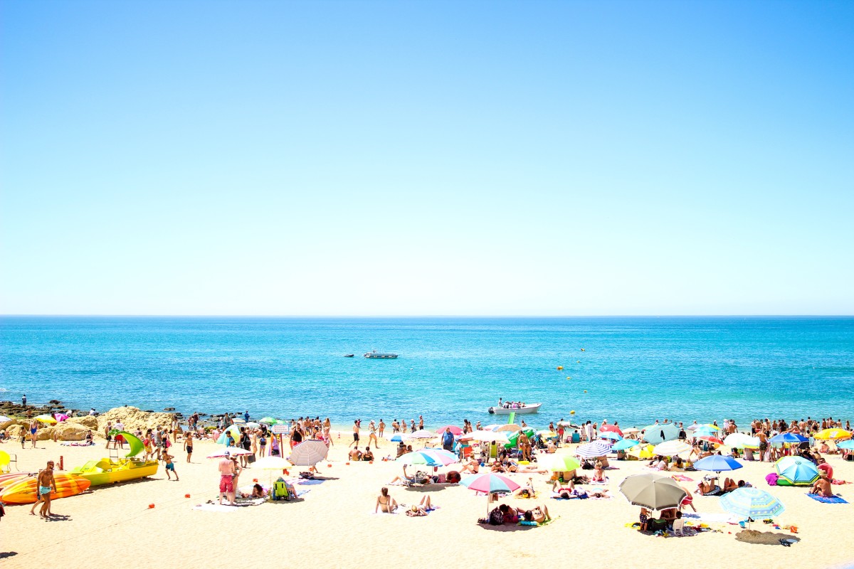 Como vão ser as férias de verão dos portugueses este ano