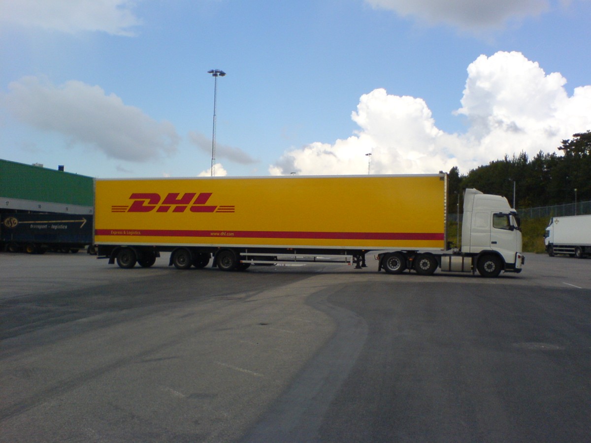 DHL tem construção de novo terminal em Lisboa parada à espera de luz verde de Medina