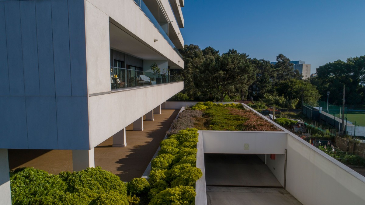 Histórico Forte da Ervilha no Porto convertido em complexo habitacional com vistas para o mar