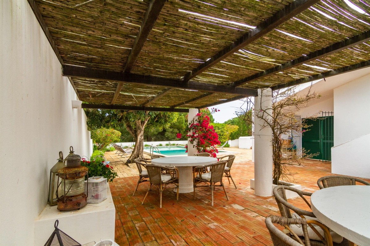 Casa de férias de Sophia de Mello Breyner em Lagos está à venda por 1,4 milhões de euros