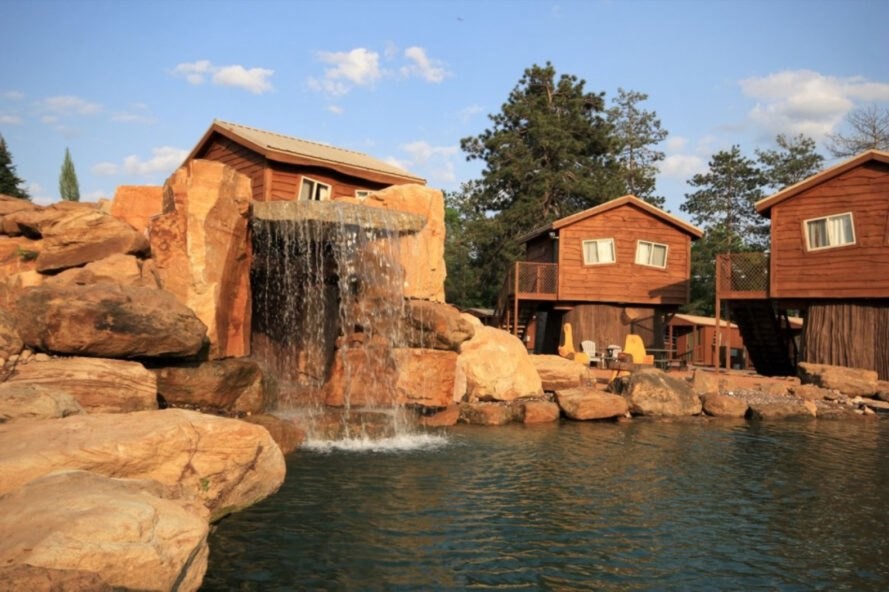 Uma espécie de cascata para um mergulho refrescante