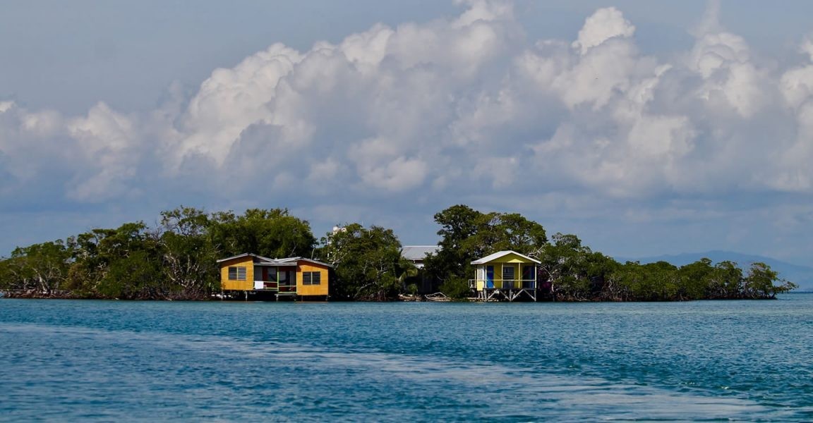 Esta ilha no Belize está à venda e custa menos que muitos T1 em Lisboa...