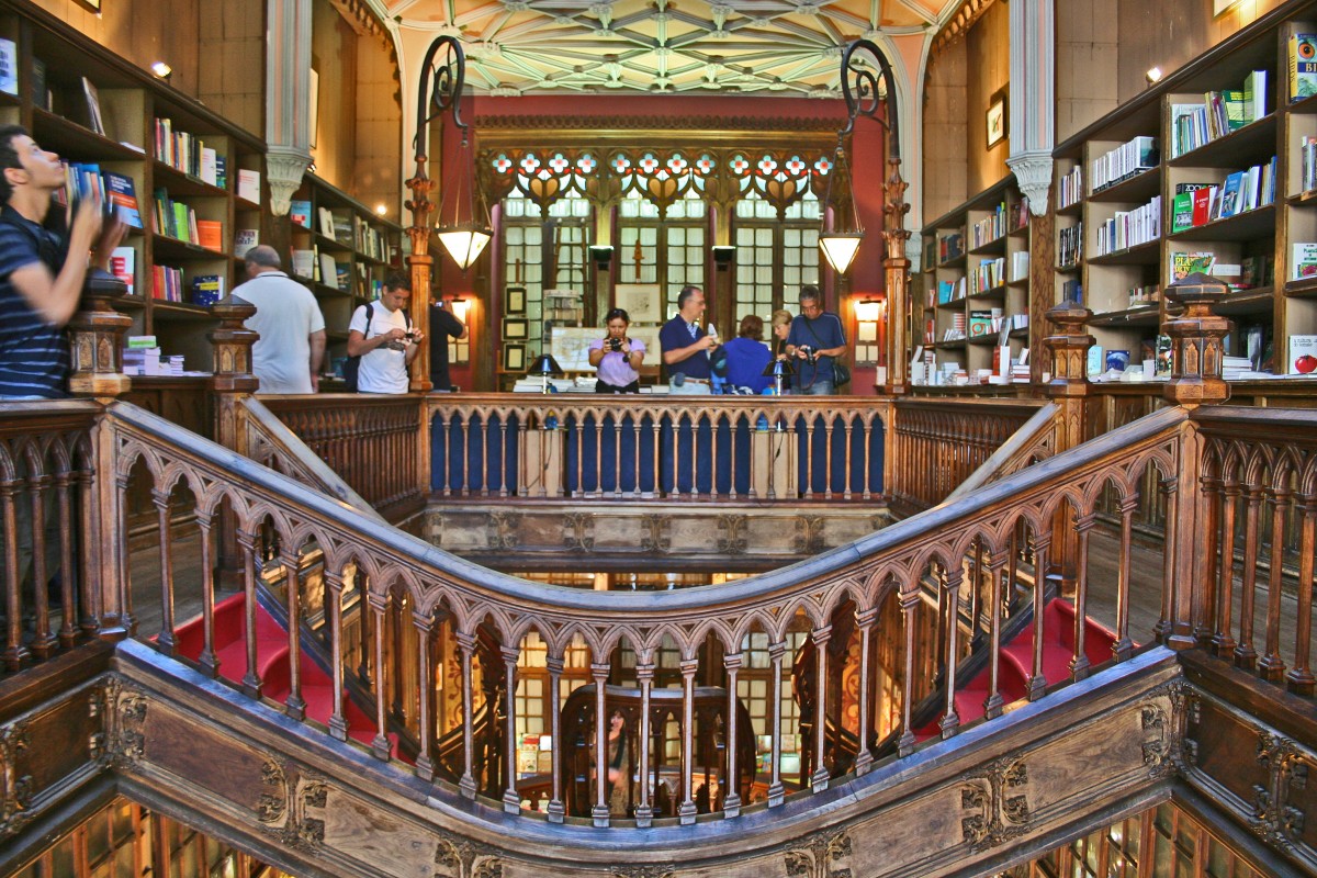 No, it isn't Hogwarts. It's just the good, old Livraria Lello in Oporto / Wikipedia
