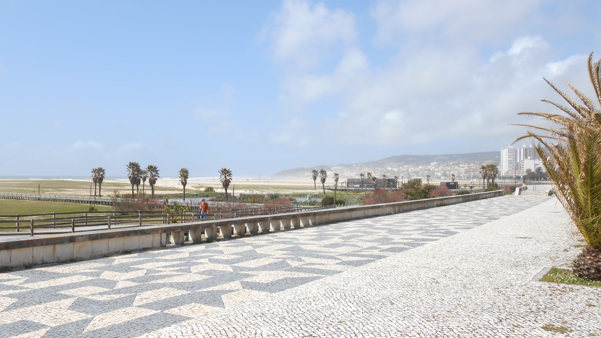 The beautiful seaside walkway in Figueira da Foz 