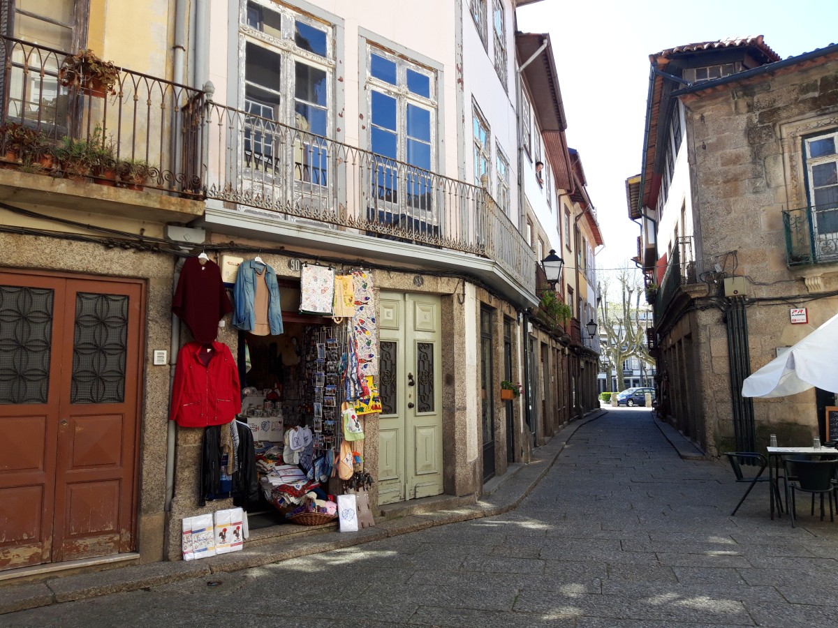 Guimarães quer “derrubar obstáculos identificados” para aumentar permanência de turistas