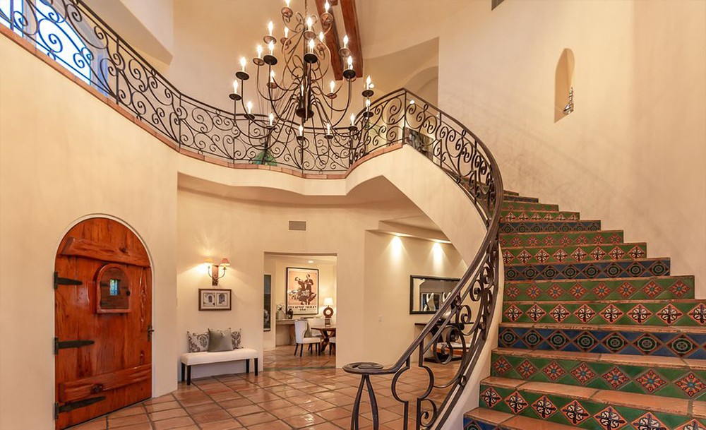 Com umas longas escadas