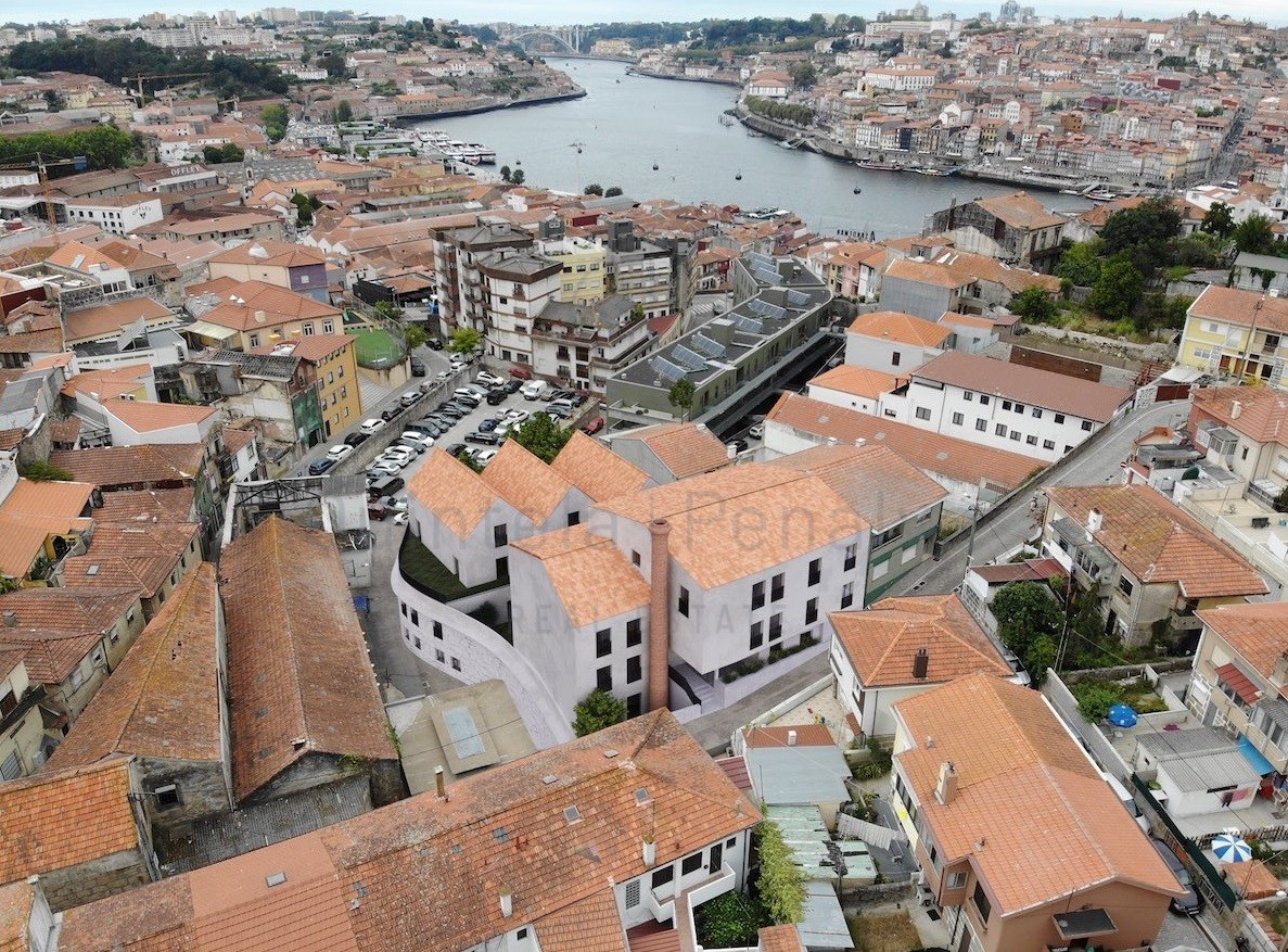Antigo armazém da indústria vinícola dá lugar a 23 apartamentos de luxo em Gaia