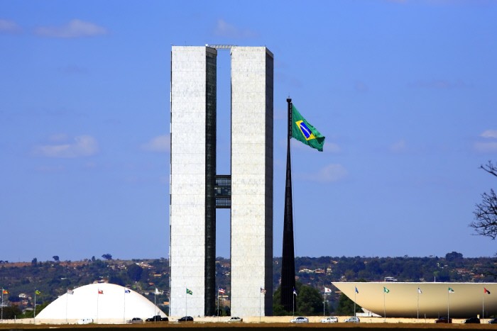 Mota-Engil assina novo contrato de 122 milhões no Brasil para recolha de lixo