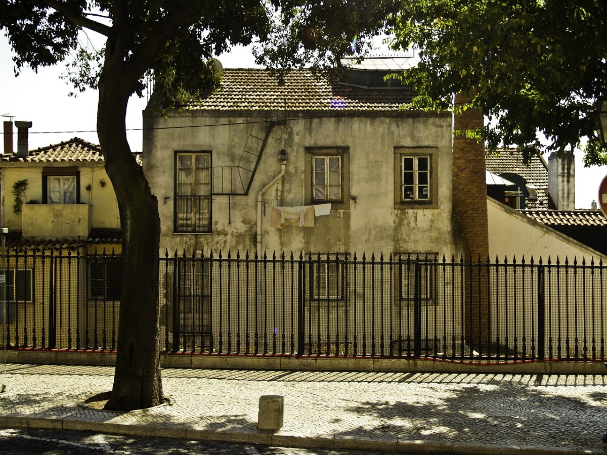 Prédios vazios ou degradados no centro de Lisboa vão pagar IMI seis vezes mais alto em 2020