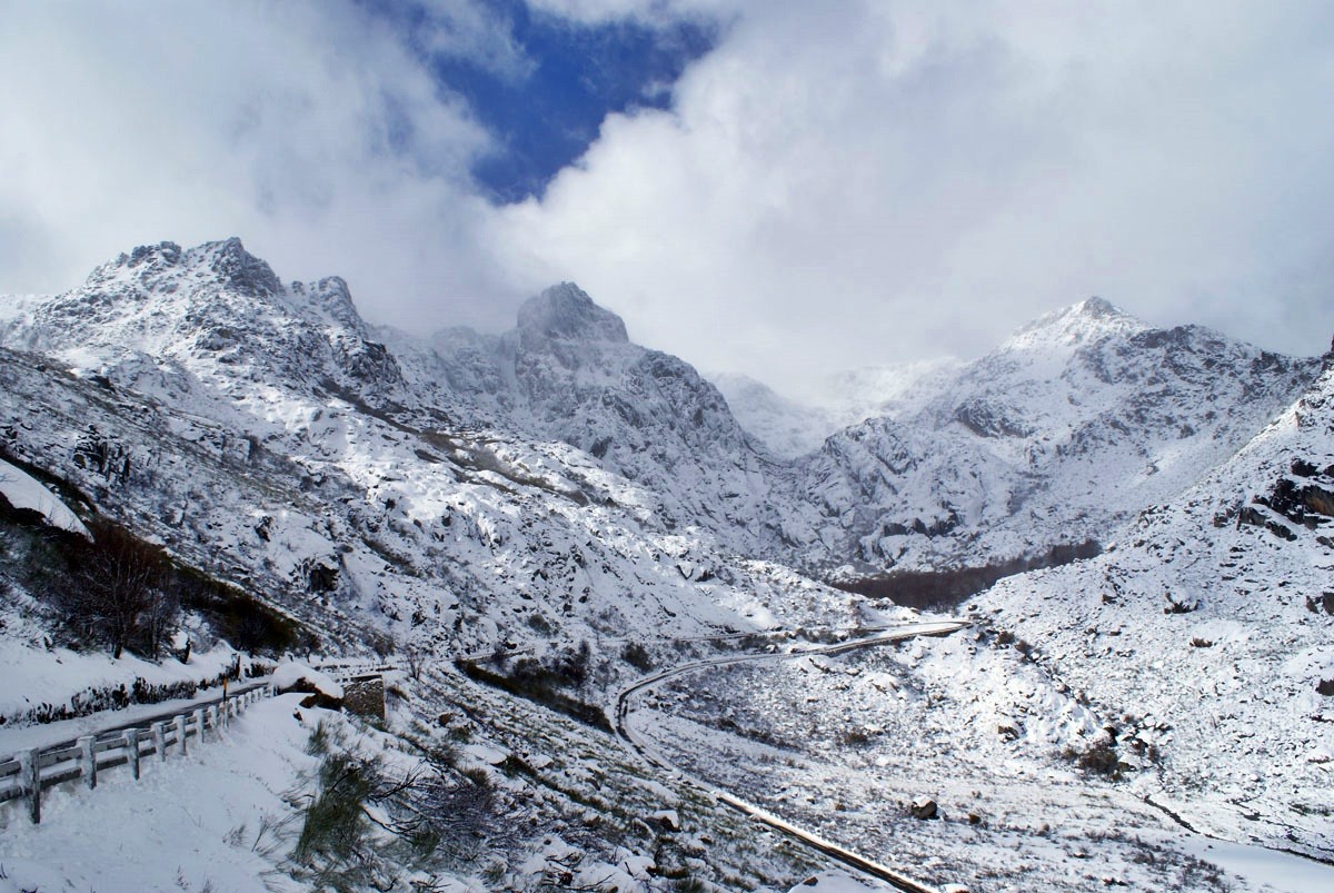 Paesaggio innevato della Serra da Estrela