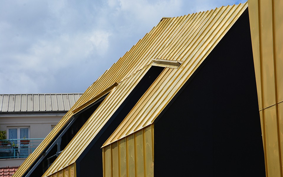 Dpurado e com painéis solares e fotovoltaicos