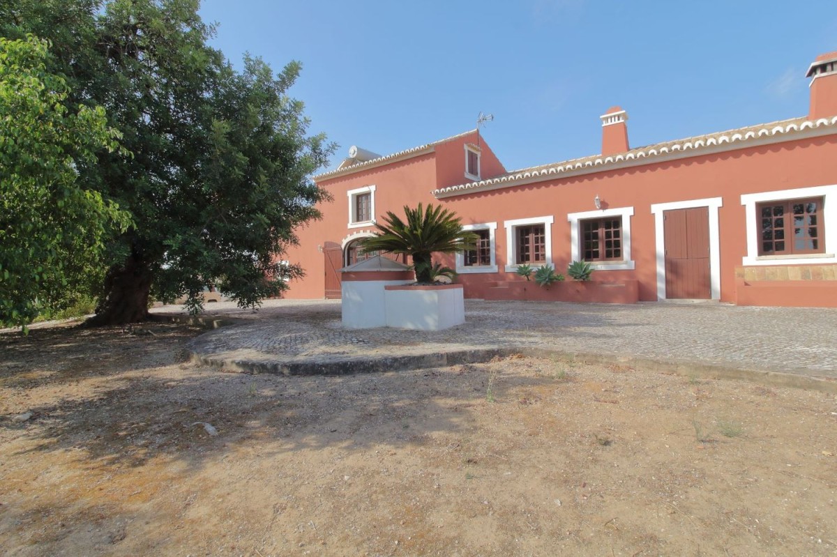 Country house in Faro for sale