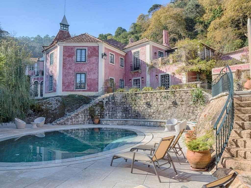 Traditional villa for sale in Sintra