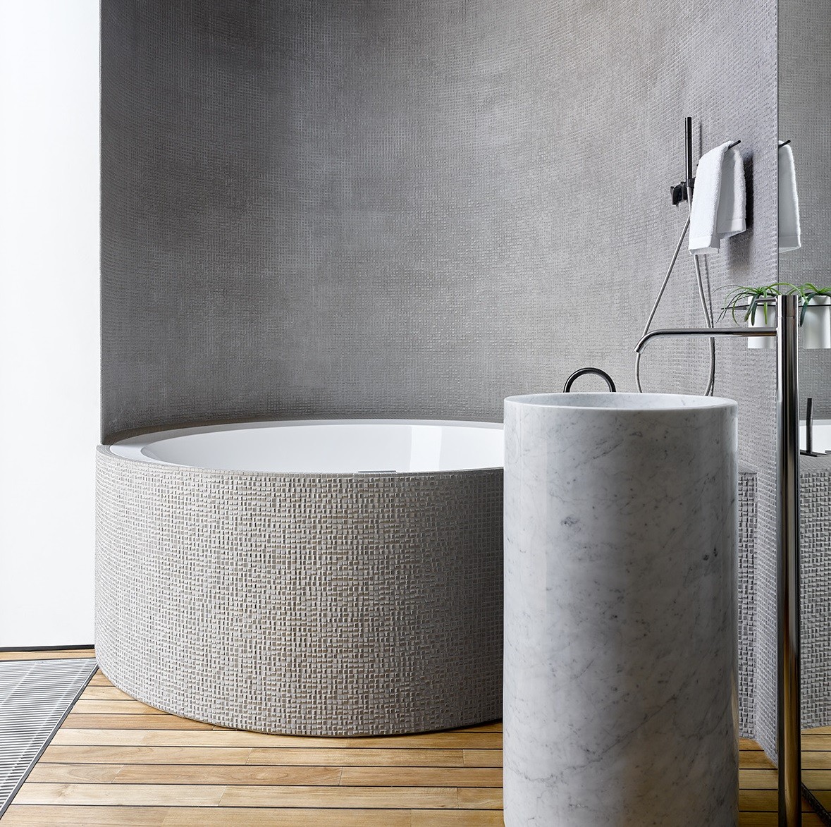 Destacam-se os elementos industriais