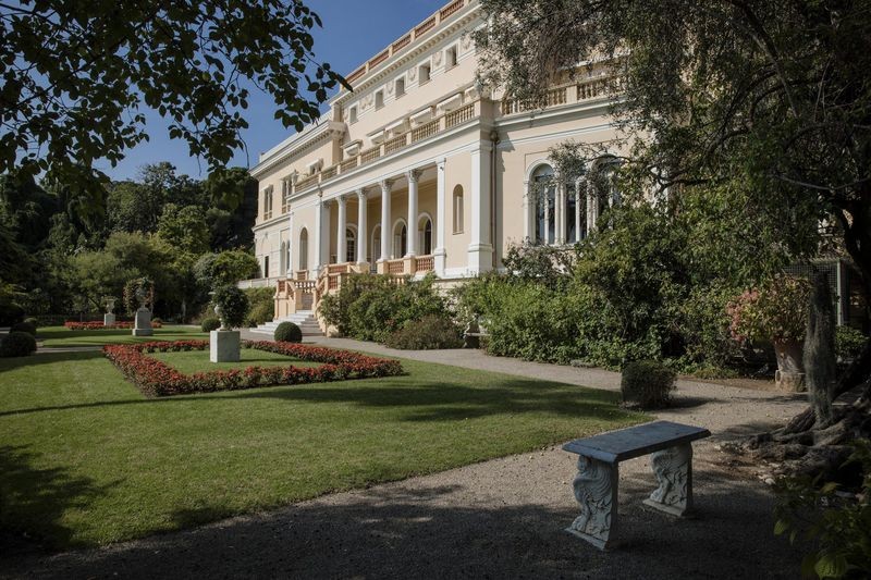 A mansão tem um jardim botânico com 14 hectares