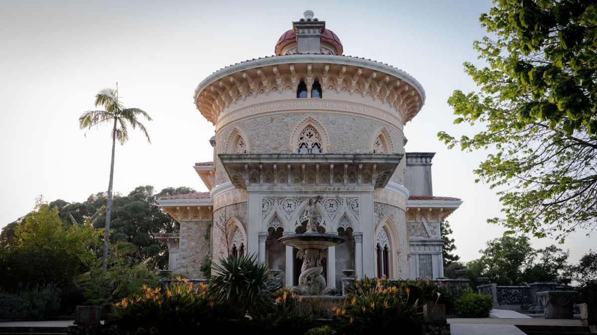 Um dos vários palácios da serra de Sintra