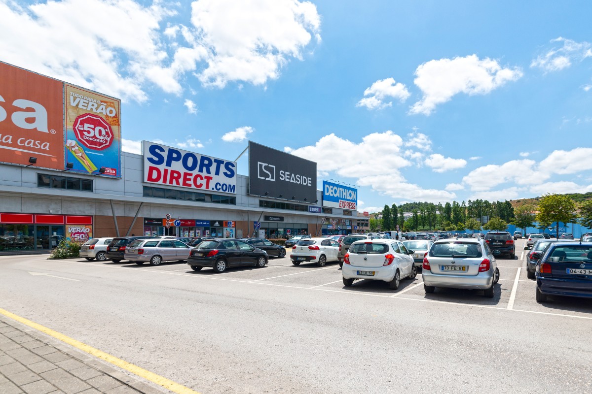 Blackstone vende carteira de quatro retail parks em Portugal à belga Mitiska REIM