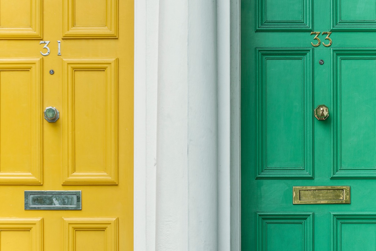 Vender uma casa e comprar outra ao mesmo tempo – explicamos como