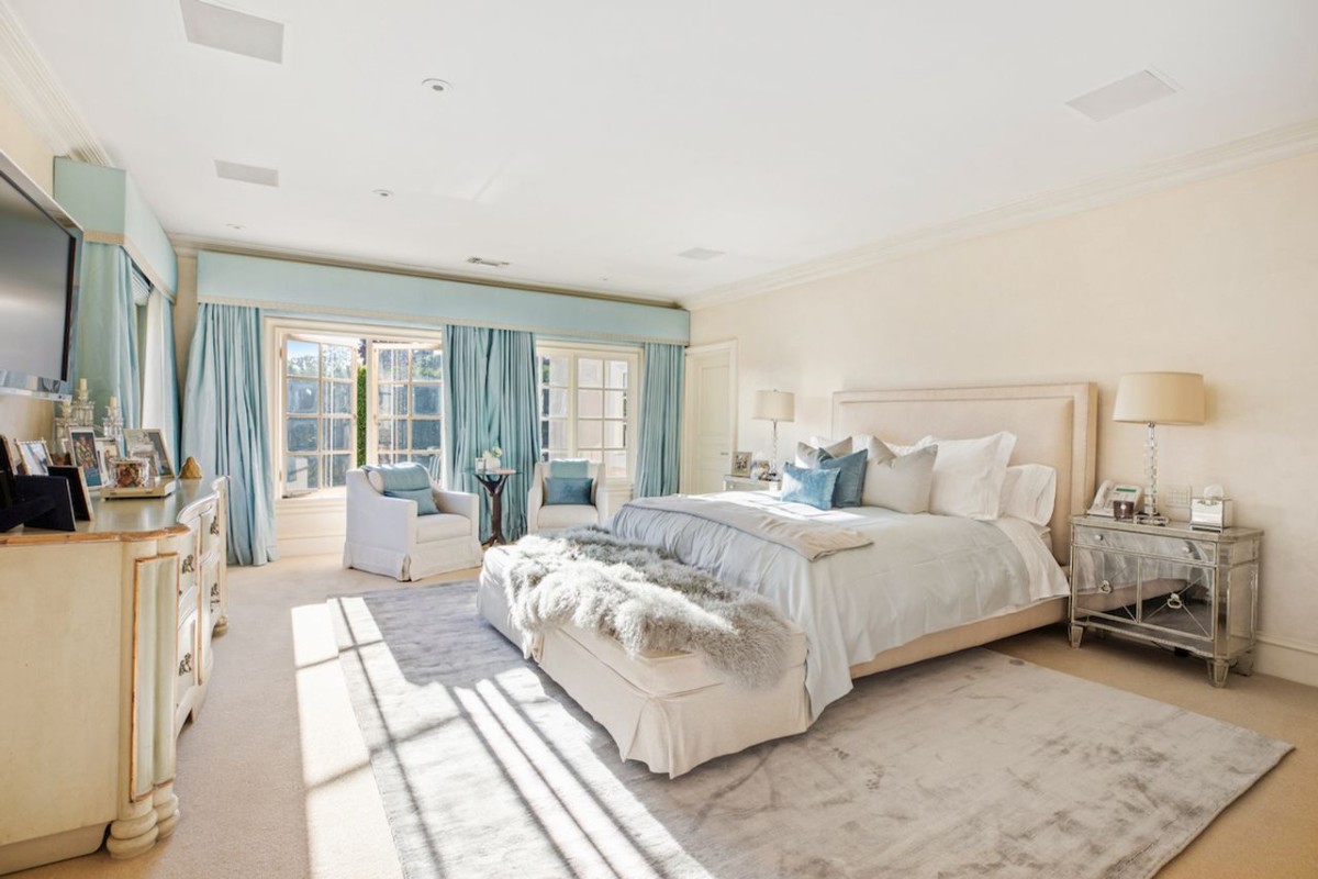 Quarto principal e sala de estar 