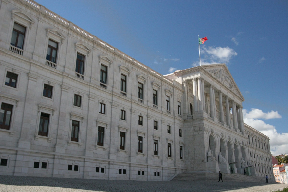 "OE 2020 vai reforçar investimento público na habitação", garante ministro
