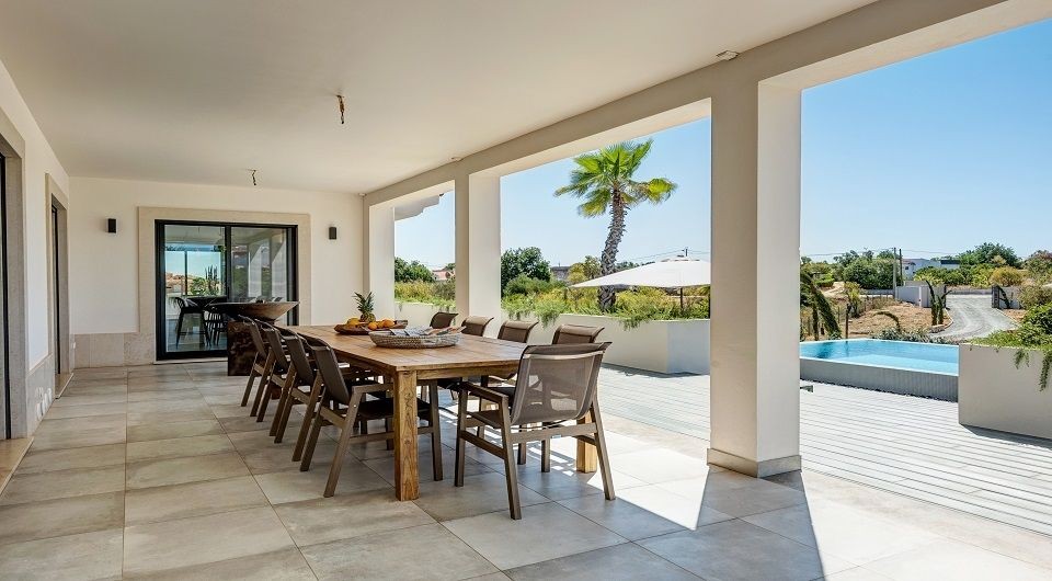 Die Veranda eignet sich perfekt für ein Abendessen im Freien