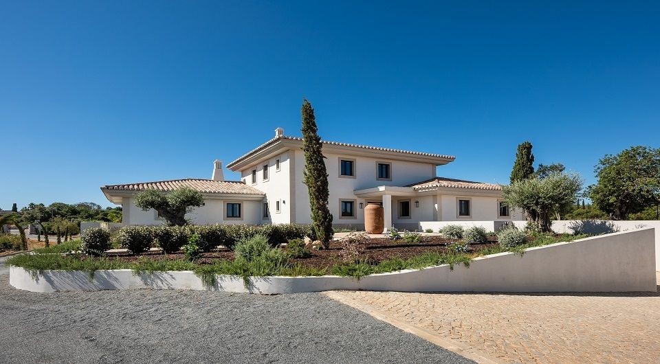 This large villa is for sale in the Algarve