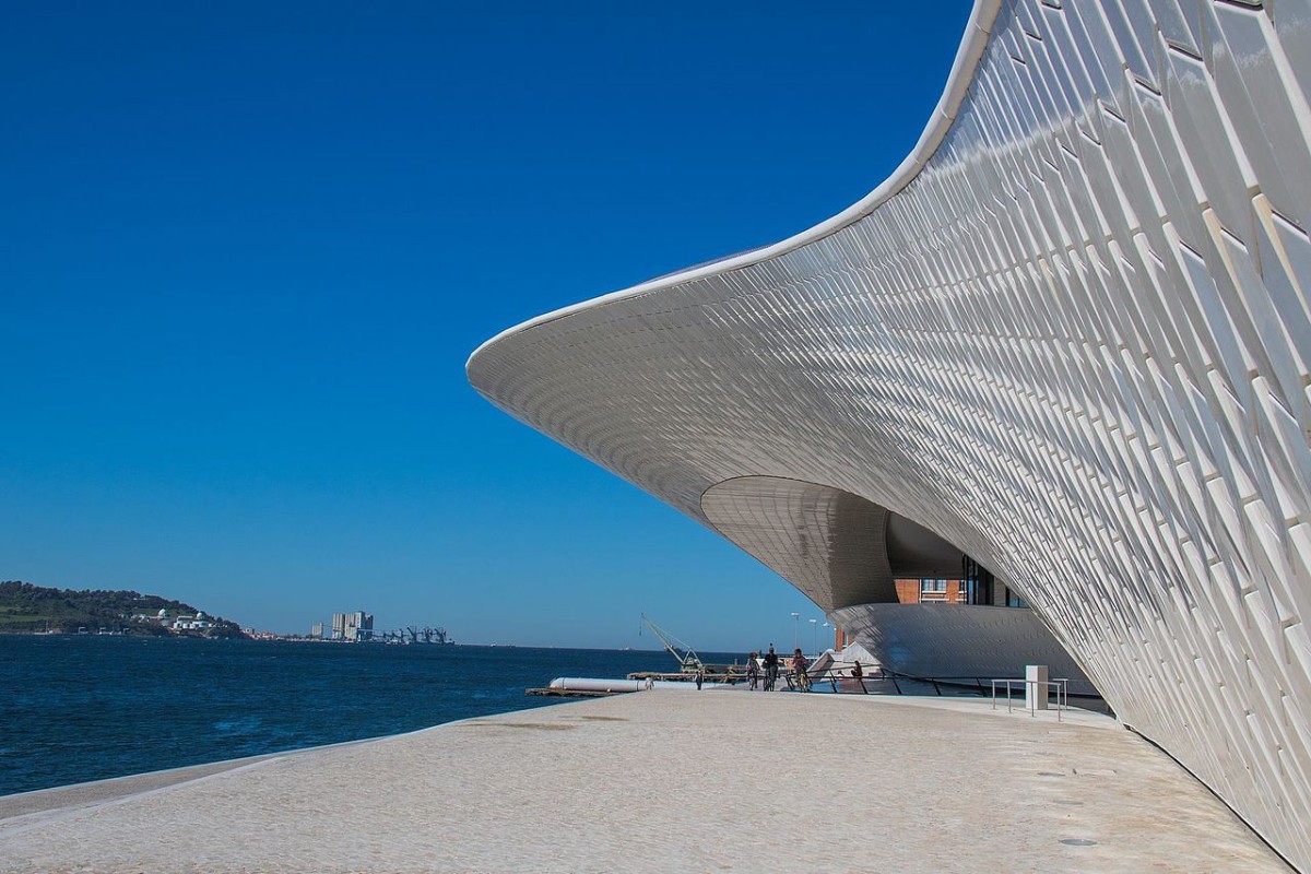 Die Ausstellung findet im Museu da Arte, Arquitetura e Tecnologia in Lissabon / Wikipedia statt