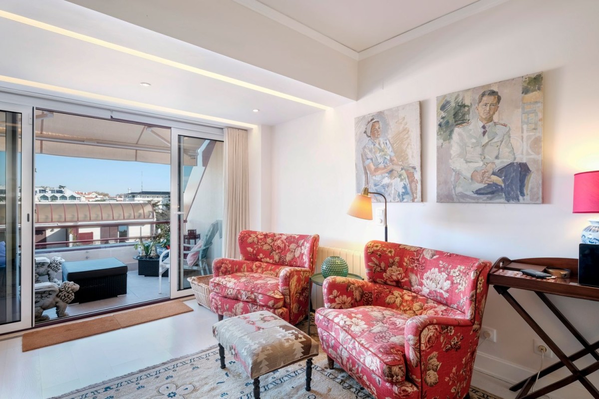 The property has 5 spacious balconies where the surrounding views can be enjoyed