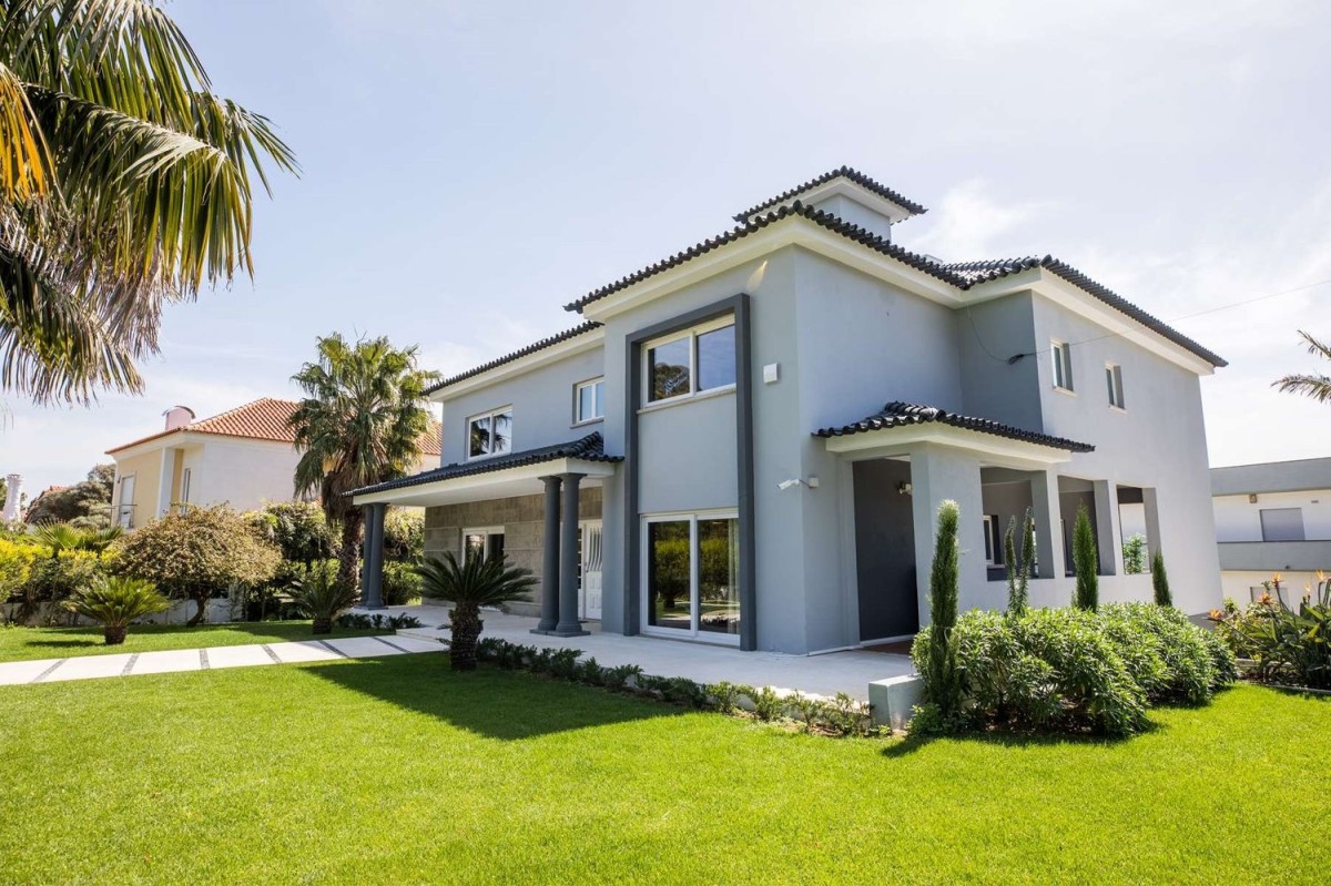 Diese Villa in Monte Estoril steht zum Verkauf