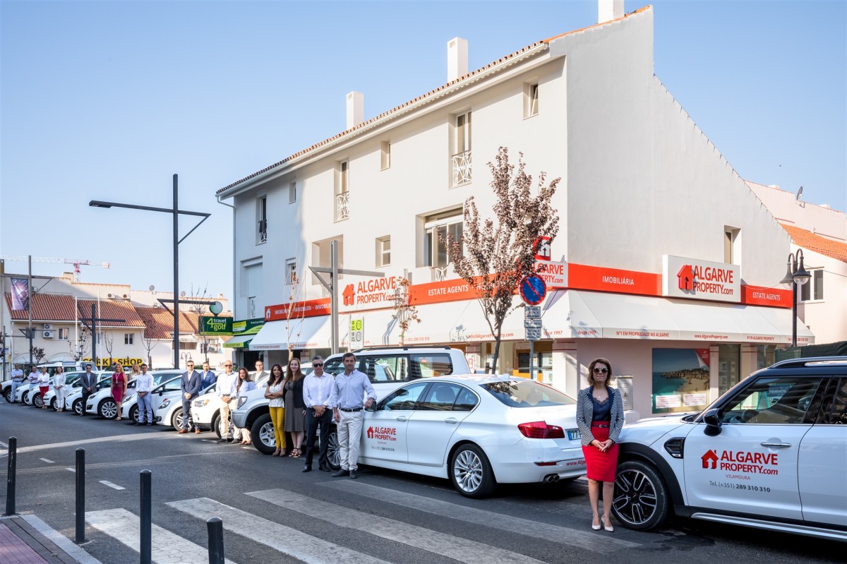 Algarve Property: esta imobiliária joga todas as cartas, porque “não se pode parar” de fazer negócio