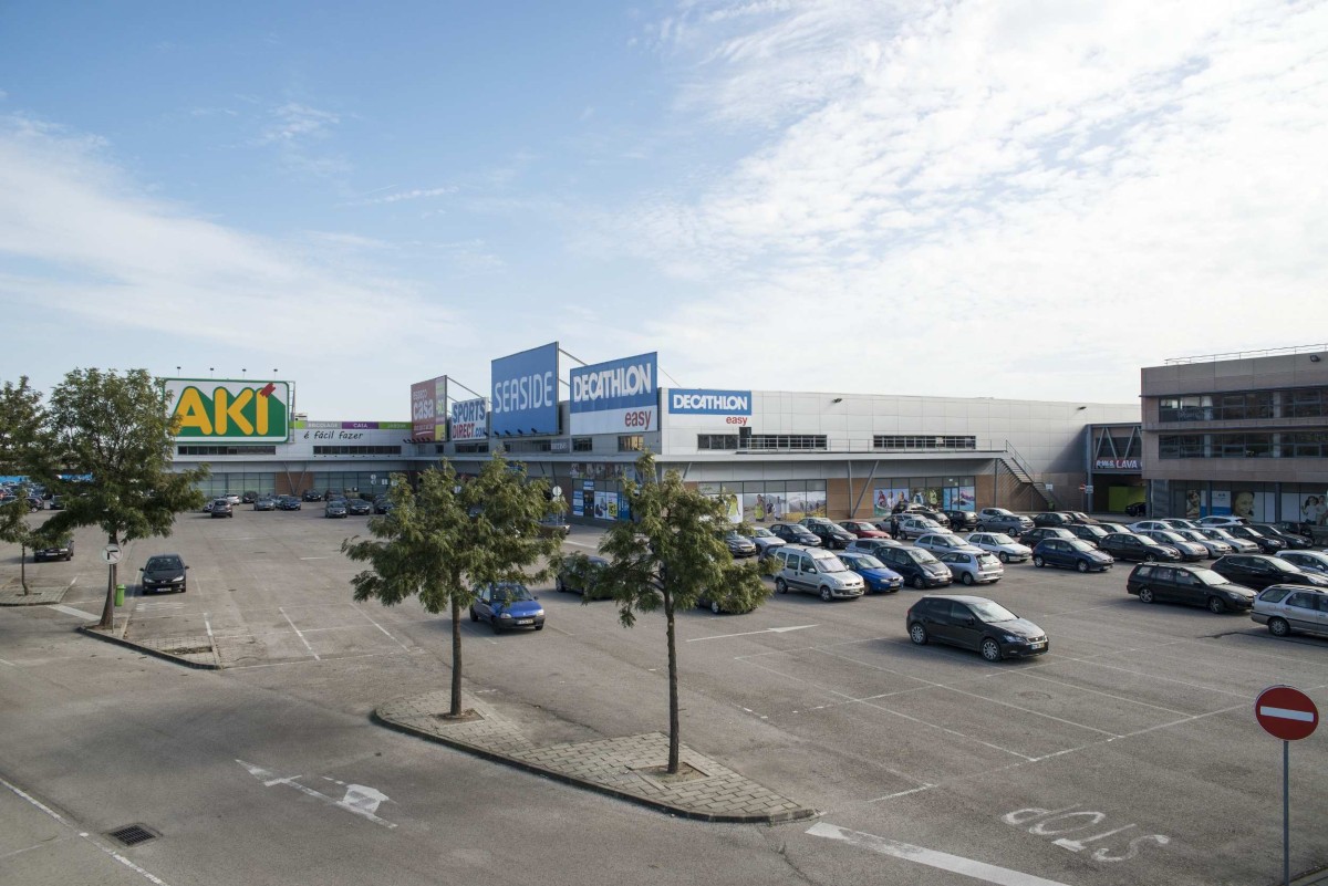 Retail parks portugueses comprados pela Mitiska REIM à Blackstone ficam sob gestão da CBRE