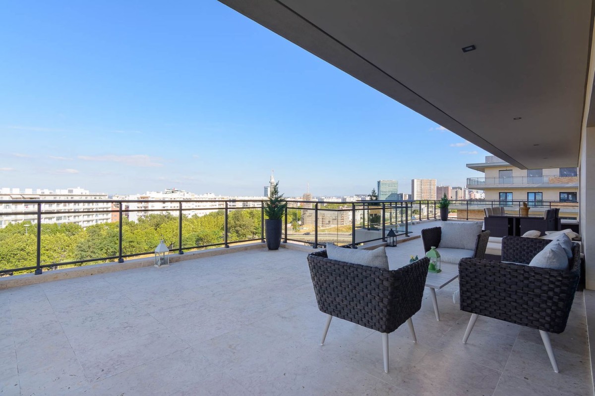 There is no shortage of space in the large terrace surrounding the apartment There is no shortage of space in the large terrace surrounding the apartment