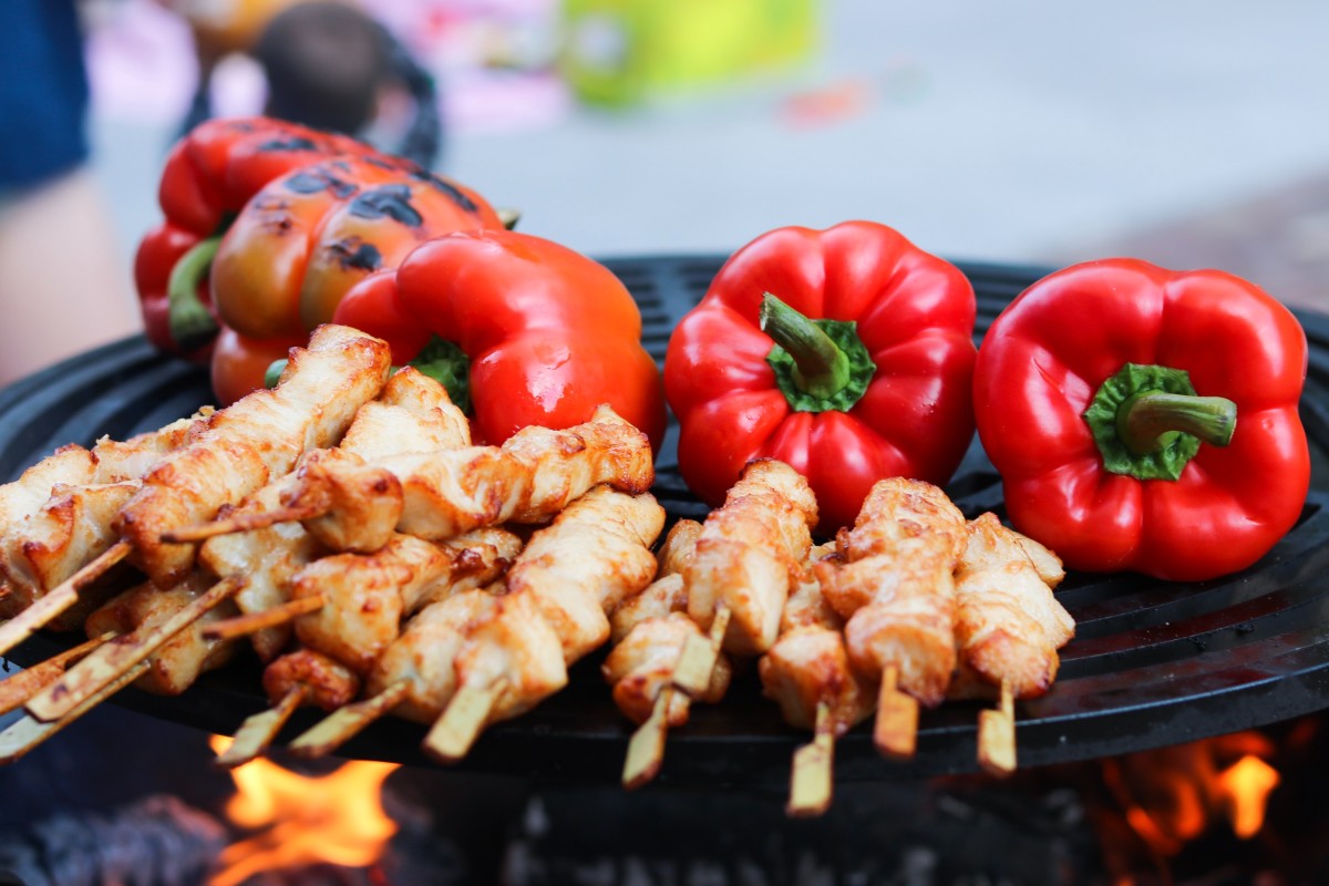 Como fazer um churrasco em casa em segurança (e mantendo longe a Covid-19)