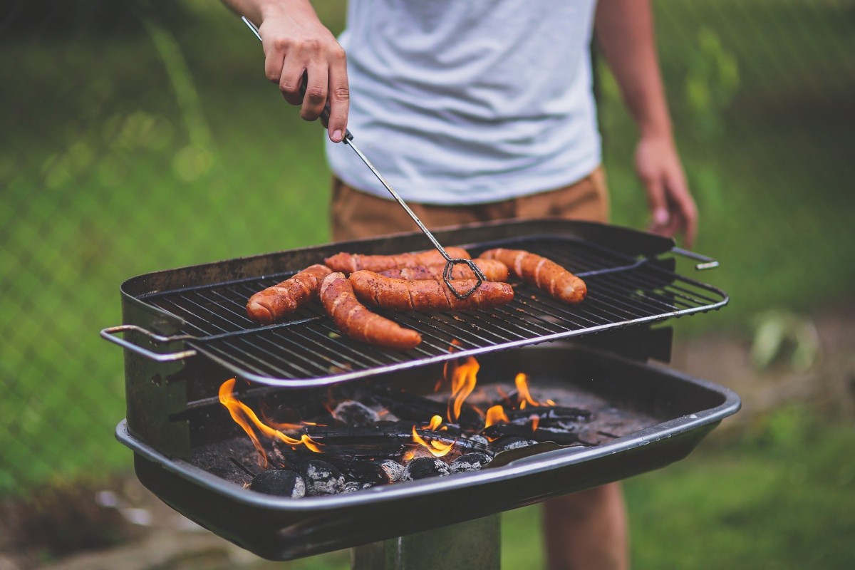 Como fazer um churrasco em casa em segurança (e mantendo longe a Covid-19)