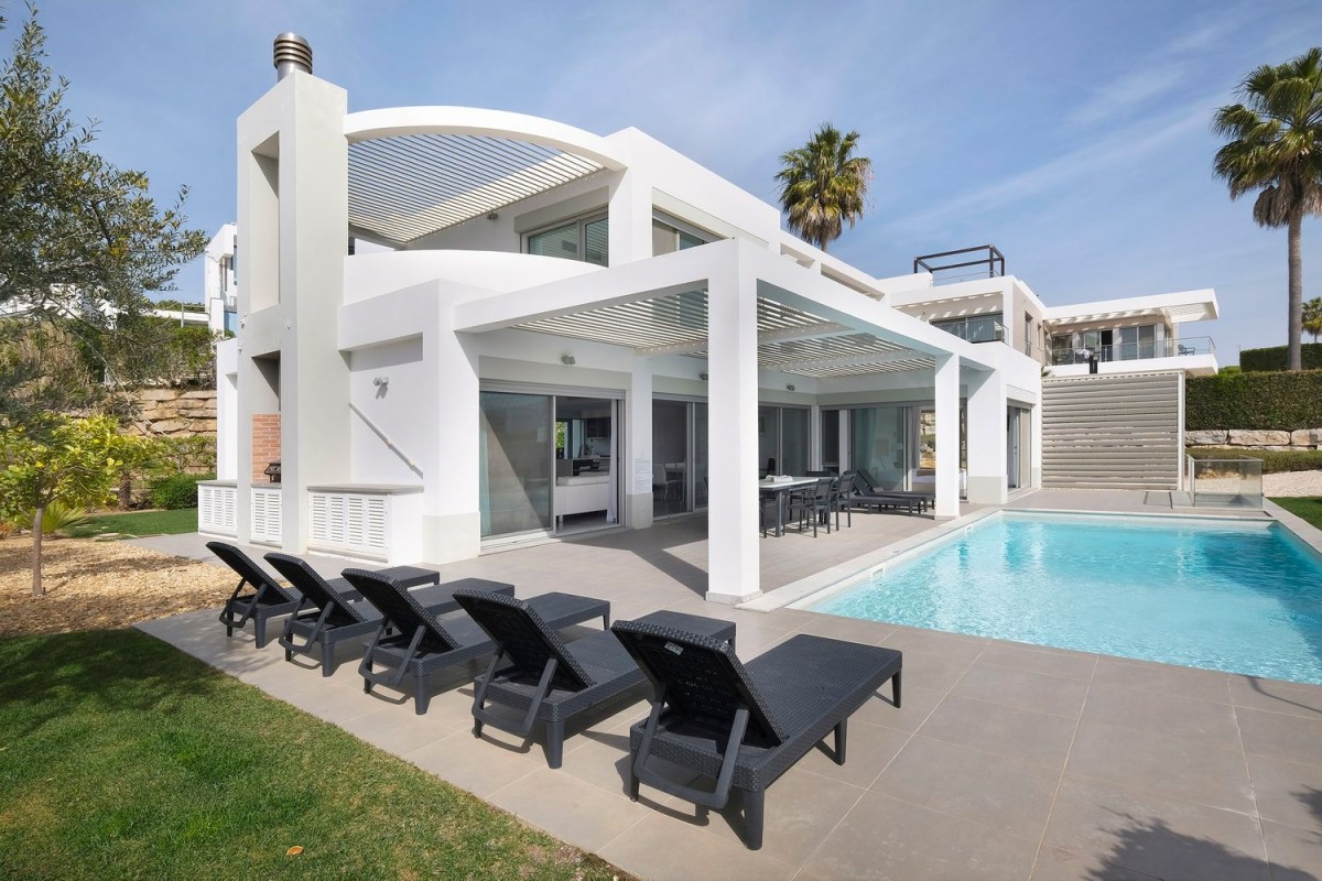 This luxury villa is located in the Algarve