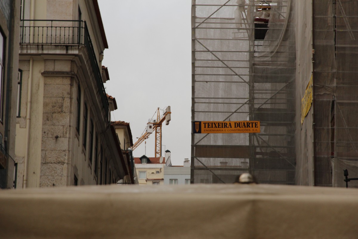 Produção na construção acentua queda em maio, em plena pandemia
