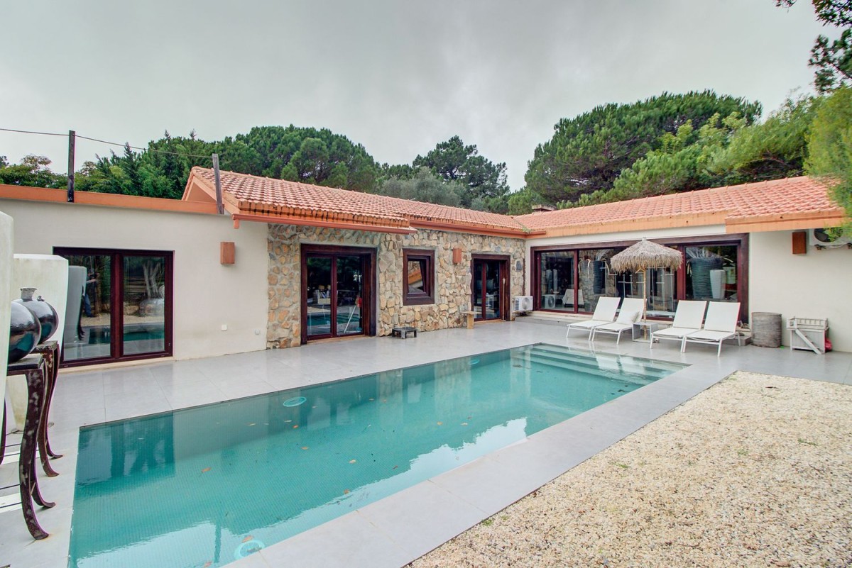 Diese Villa am Rande des Naturparks Sintra-Cascais steht zum Verkauf