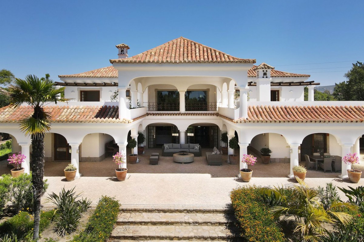 This beautiful mansion with palacial features is for sale in the Algarve