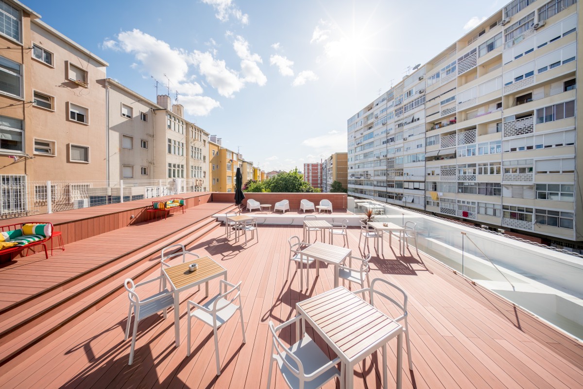 Cowork PLACES empresta salas (e rooftop) “a quem está farto de reuniões aos quadradinhos”