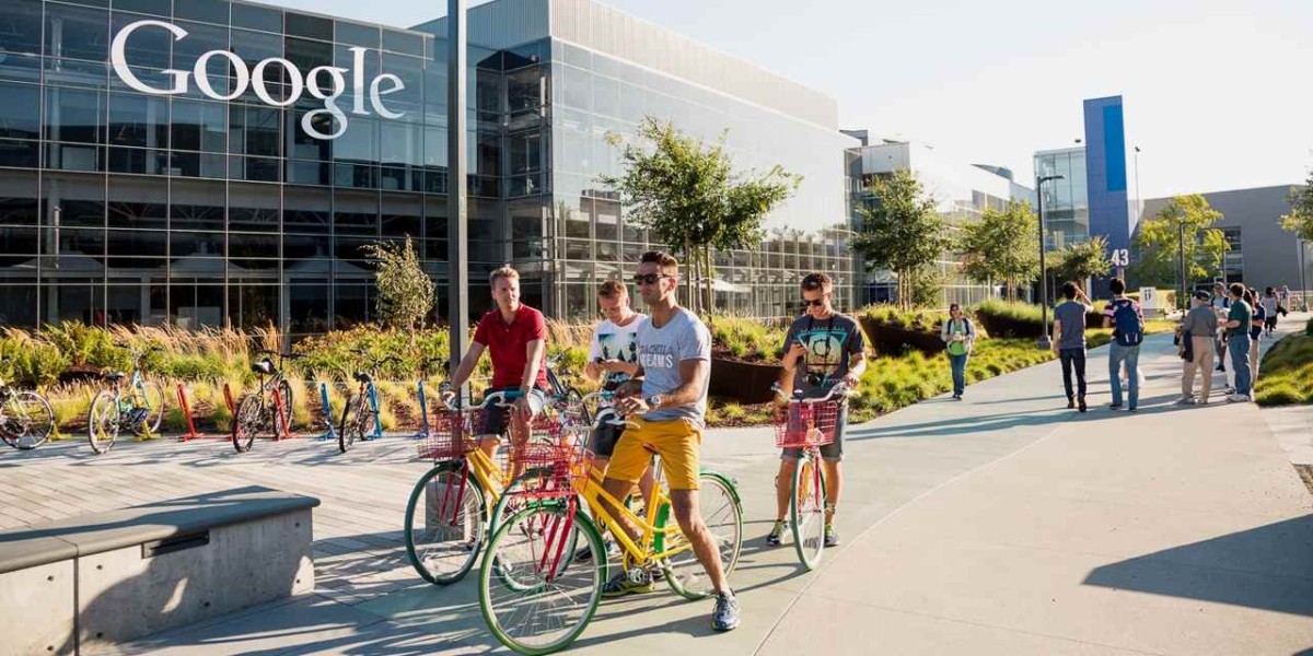 O plano da Google e Facebook para regressar aos escritórios em julho de 2021
