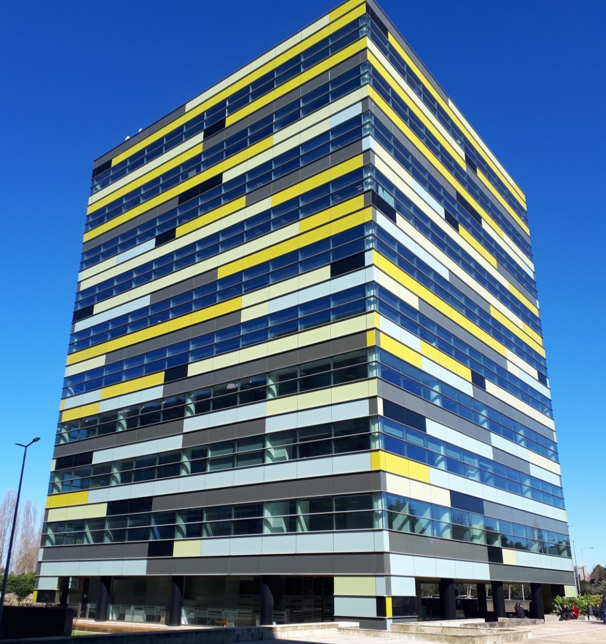 Torre C da Arrábida Lake Towers à procura de inquilinos – são 6.400 m2 de escritórios em Gaia