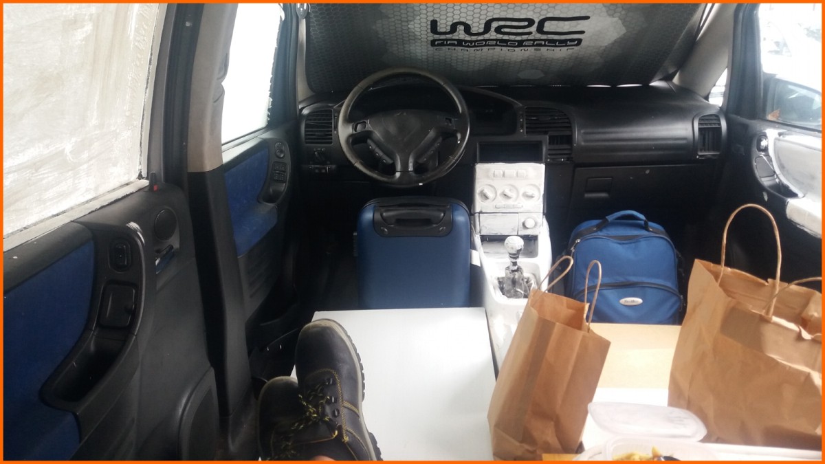 Interior de um dos carros