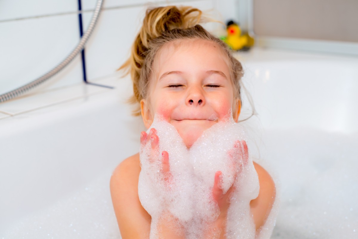 Dicas para remodelar e adaptar a casa de banho das crianças