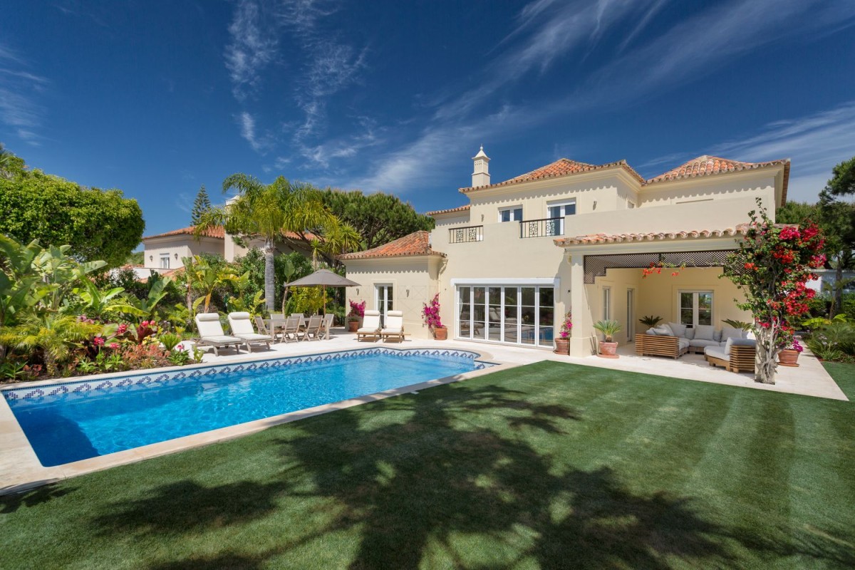 Diese schöne Villa an der Algarve steht zum Verkauf